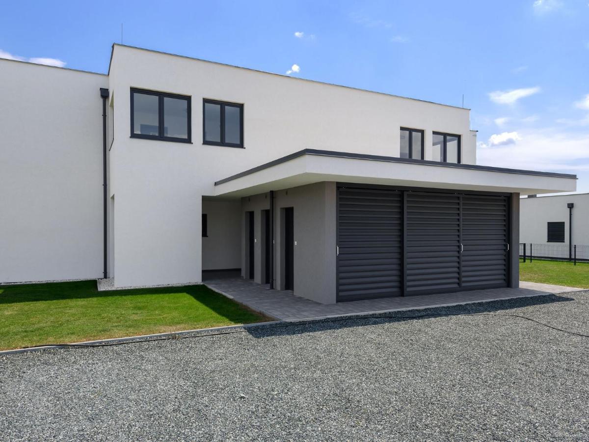 Apartment With Pool, Roof Terrace, Garden Zsira エクステリア 写真