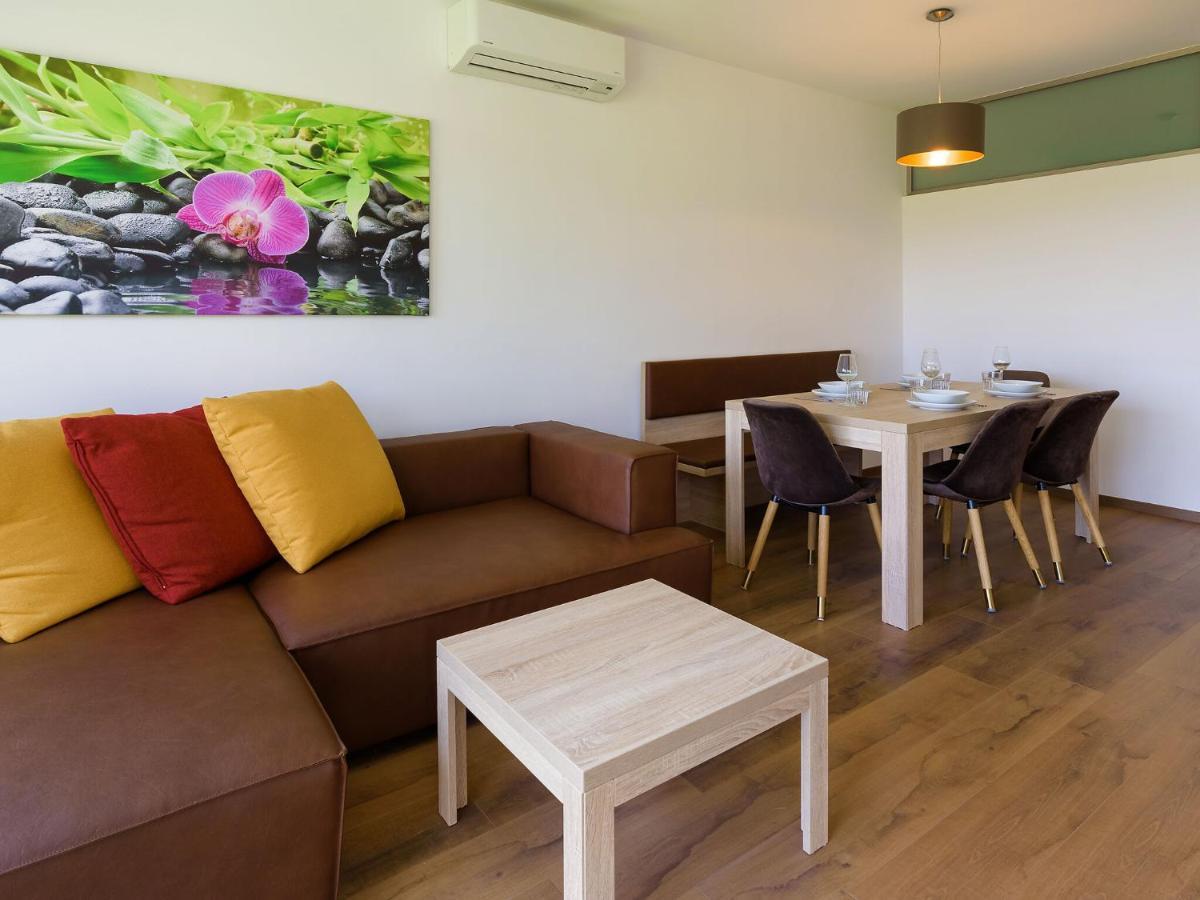 Apartment With Pool, Roof Terrace, Garden Zsira エクステリア 写真